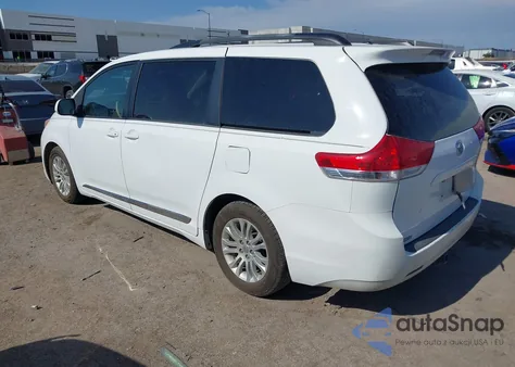 2013 Toyota Sienna Xle V6 8 Passenger from USA, damaged, VIN 5TDYK3DC6DS398384